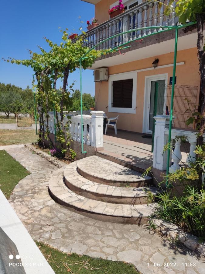 Apartmani Bruna Bilice Vrulje  Esterno foto